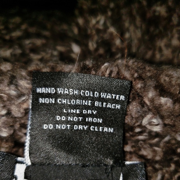 Frazzle Faux Fur Vest - Picture 5 of 5